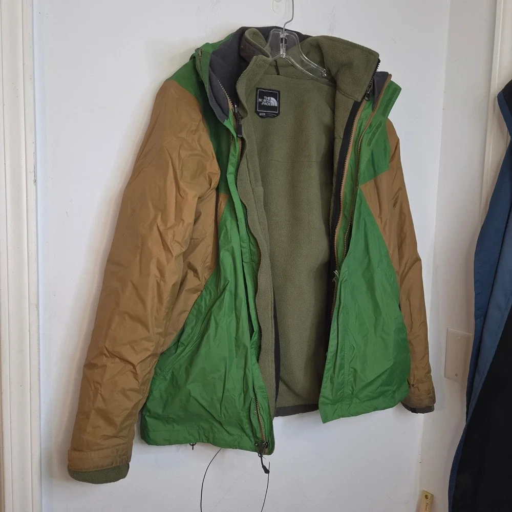 The North Face HyVent Jacket Mens Small Green Tan Notre Dame Fleece Lined Hooded